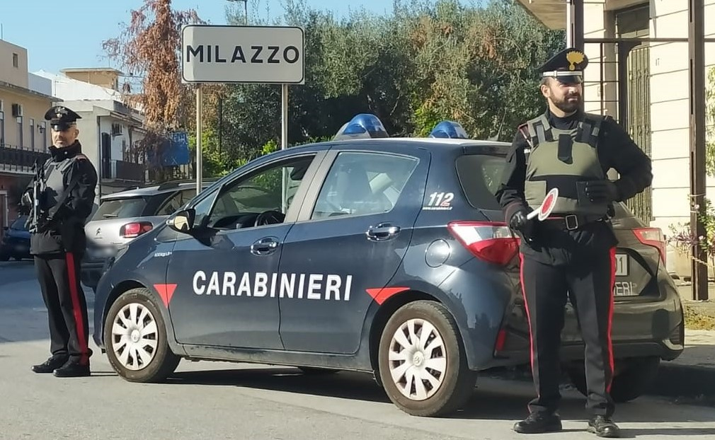 milazzo-(me),-sfonda-la-porta-di-un-supermercato,-ruba-e-forza-due-registratori-di-cassa:-arrestato-52enne