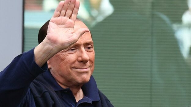 berlusconi-ricoverato-in-terapia-intensiva,-il-fratello:-silvio-ce-la-fara-anche-stavolta